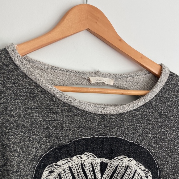 Black Bead| Stitched Skull Sweatshirt sz Small - Picture 7 of 9